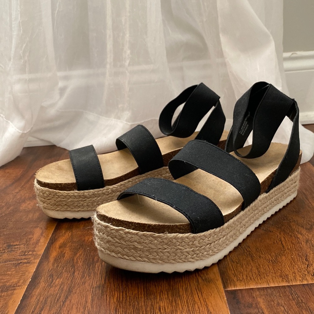 Platform Sandles size 81/2